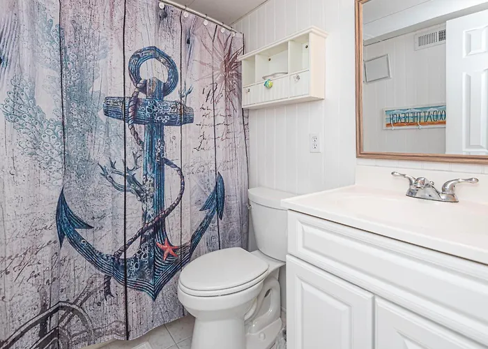 Spacious 2-bedroom In Mid-town Ocean Steps From & Pool * Ocean Stadt
