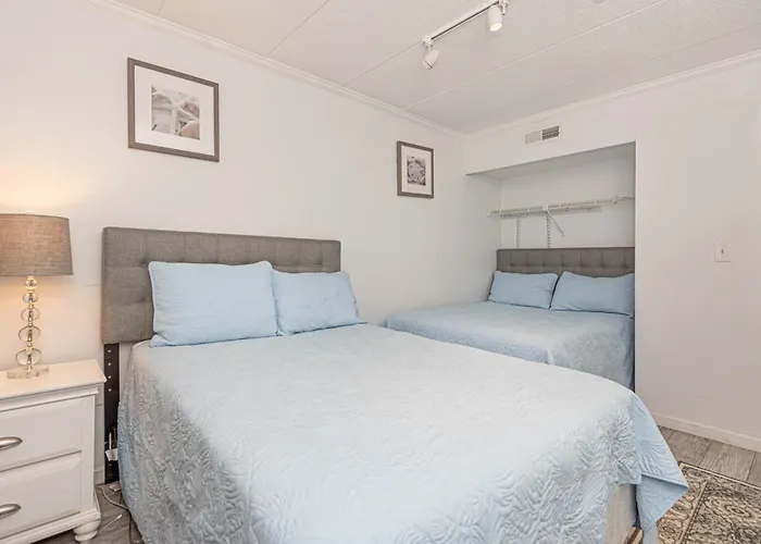 Spacious 2-bedroom In Mid-town Ocean Steps From & Pool