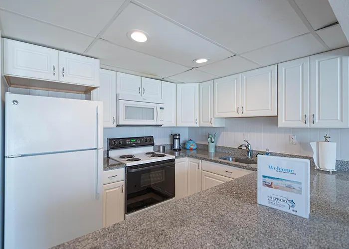 Ferienhaus Spacious 2-bedroom In Mid-town Ocean Steps From & Pool *
