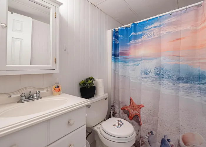 Spacious 2-bedroom In Mid-town Ocean Steps From & Pool * Ocean Stadt